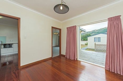 Photo of property in 41 Coates Street, Tawa, Wellington, 5028