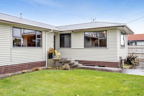 Photo of property in 16 Caplen Street, Hawera, 4610