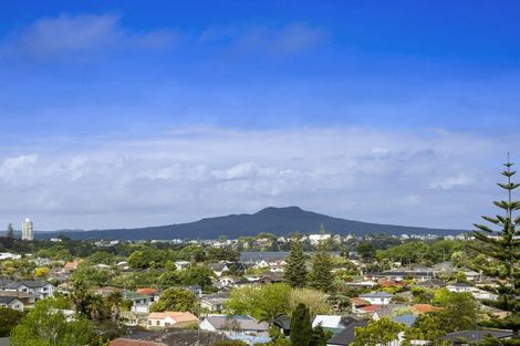 Photo of property in 39a Forrest Hill Road, Milford, Auckland, 0620