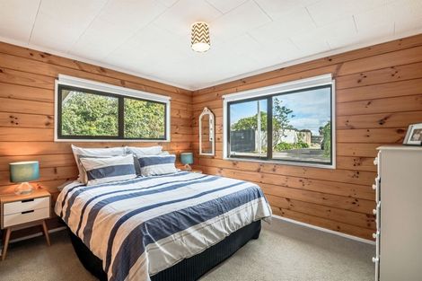 Photo of property in 2/9 Teal Crescent, Beach Haven, Auckland, 0626