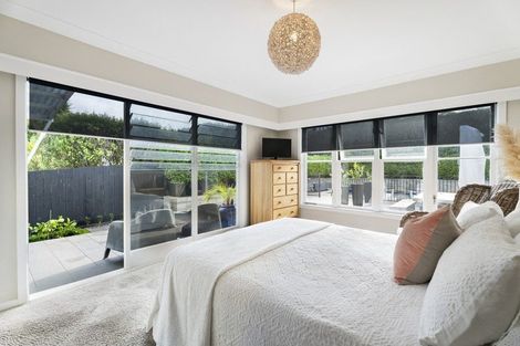 Photo of property in 55 Seaview Road, Castor Bay, Auckland, 0620