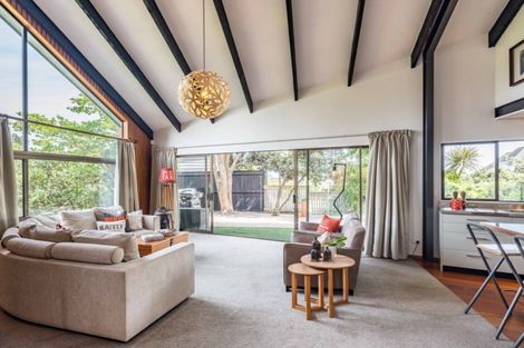 Photo of property in 9 Hona Street, Waikanae Beach, Waikanae, 5036