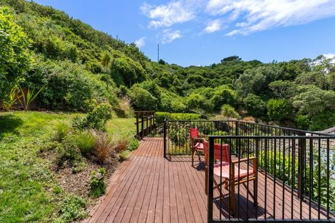 Photo of property in 7 Houghton Bay Road, Houghton Bay, Wellington, 6023