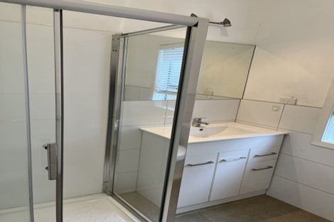 Photo of property in 2/493 Point Chevalier Road, Point Chevalier, Auckland, 1022