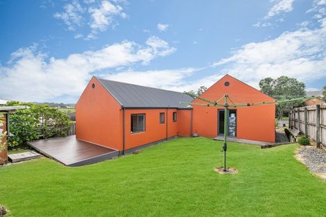 Photo of property in 16 View Ridge Drive, Ranui, Auckland, 0612