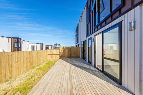 Photo of property in 14 Waihou Crescent, Albany Heights, Auckland, 0632