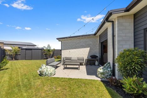 Photo of property in 51 Kotiate Street, Papamoa, 3118