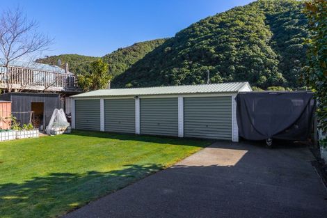 Photo of property in 48 Beach Road, Waikawa, Picton, 7220