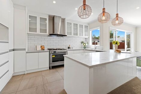 Photo of property in 16a Darren Crescent, Half Moon Bay, Auckland, 2012