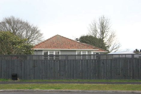 Photo of property in 8 Armitage Place, Fairfield, Hamilton, 3214