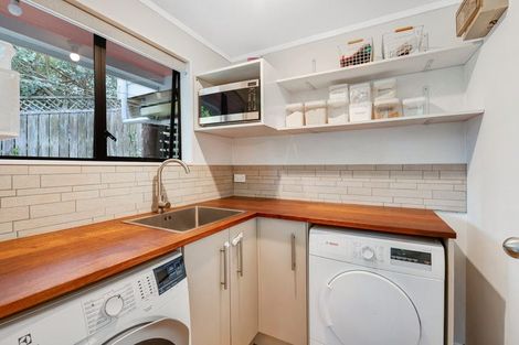 Photo of property in 7 Emery Grove, Bayview, Auckland, 0629