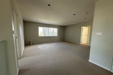 Photo of property in 72 Harrowglen Drive, Northcross, Auckland, 0630