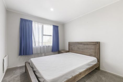 Photo of property in 94 Sycamore Drive, Sunnynook, Auckland, 0620