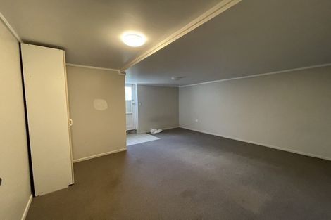 Photo of property in 4 Kervil Avenue, Te Atatu Peninsula, Auckland, 0610