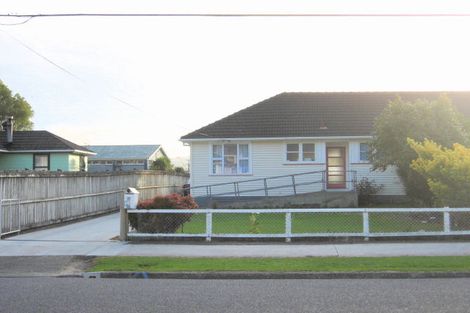 Photo of property in 24 Strand Crescent, Naenae, Lower Hutt, 5011