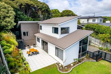 Photo of property in 37 Navigation Drive, Whitby, Porirua, 5024