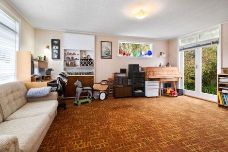 Photo of property in 4 Park Avenue, Tawa, Wellington, 5028