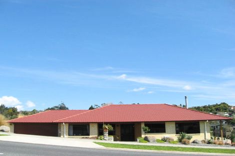 Photo of property in 203 Heta Road, Merrilands, New Plymouth, 4312