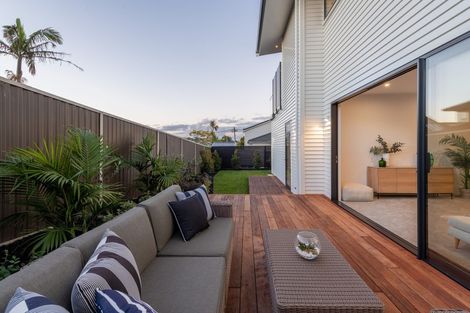 Photo of property in 27a Beechwood Road, Rothesay Bay, Auckland, 0630