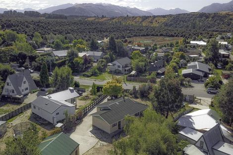 Photo of property in 33 Bernard Road, Albert Town, Wanaka, 9305