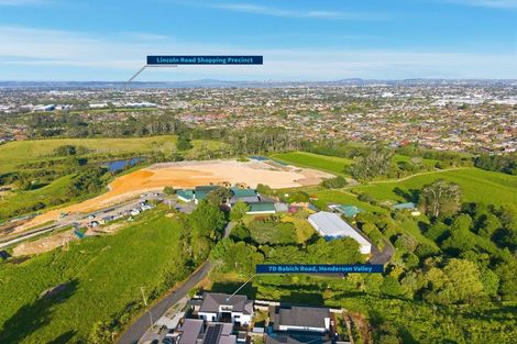 Photo of property in 7d Babich Road, Henderson Valley, Auckland, 0614