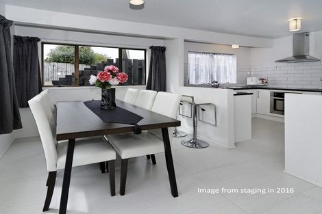 Photo of property in 2/14 Kelkirk Street, Kelston, Auckland, 0602