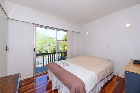 Photo of property in 27 Crompton Road, Massey, Auckland, 0614