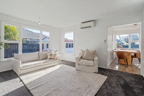 Photo of property in 11 Beatrice Place, Avonhead, Christchurch, 8042