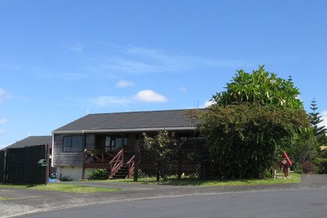 Photo of property in 2/14 Branston Avenue, Browns Bay, Auckland, 0630