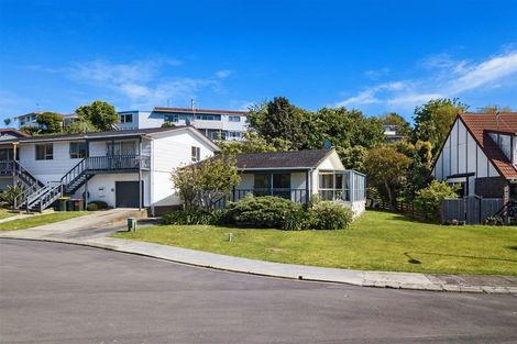Photo of property in 5 Halyard Place, Whitby, Porirua, 5024