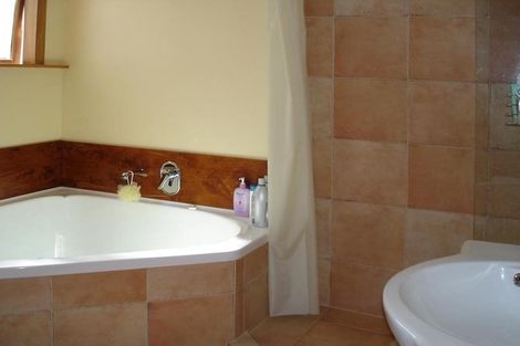 Photo of property in 55 Forrest Hill Road, Milford, Auckland, 0620