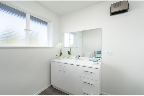 Photo of property in 98a Randolph Street, Woolston, Christchurch, 8062