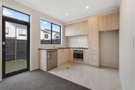 Photo of property in 12 Uku Lane, Hobsonville, Auckland, 0616