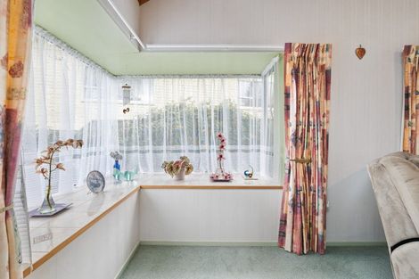 Photo of property in 35 Manu Crescent, Upper Vogeltown, New Plymouth, 4310