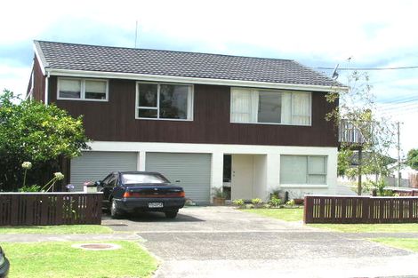 Photo of property in 1/21-23 Bayview Road, Hauraki, Auckland, 0622