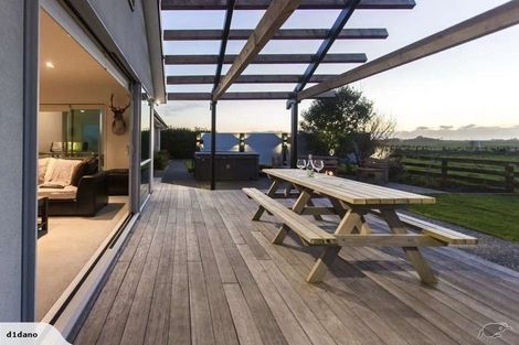 Photo of property in 407 Tikorangi Road East, Tikorangi, Waitara, 4383