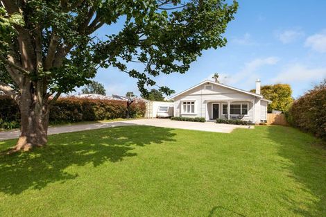 Photo of property in 6 Sandspit Road, Waiuku, 2123
