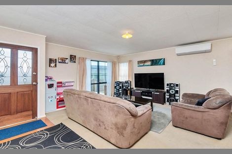 Photo of property in 5 Zurich Place, Weymouth, Auckland, 2103