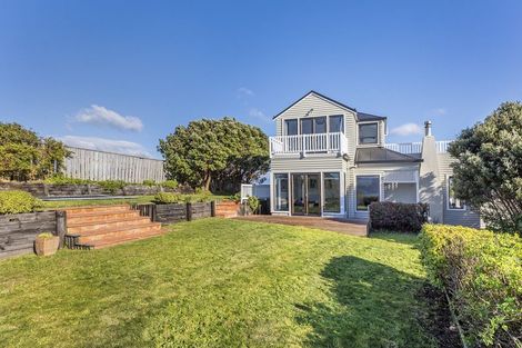 Photo of property in 124 Seatoun Heights Road, Seatoun, Wellington, 6022