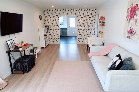 Photo of property in 2/99 Denise Crescent, Hornby, Christchurch, 8042