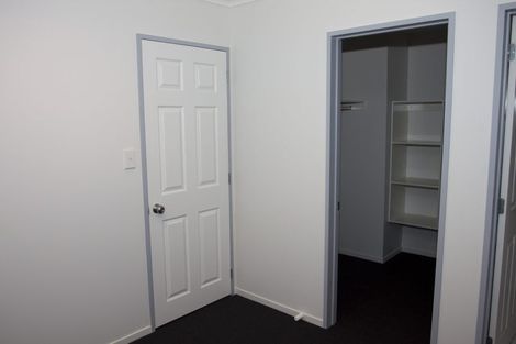 Photo of property in 33 Edgewood Way, Henderson, Auckland, 0612