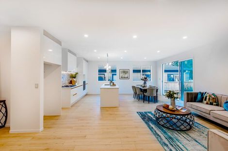 Photo of property in 28 Konoba Avenue, Kumeu, 0810