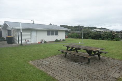 Photo of property in 3 Carlyle Street, Tuatapere, 9620