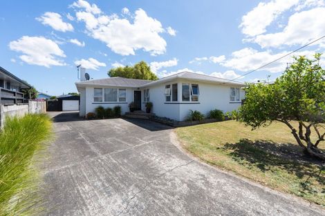 Photo of property in 15 Kettle Avenue, Awapuni, Palmerston North, 4412