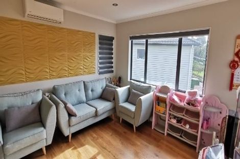 Photo of property in 45 Bradnor Meadows Drive, Swanson, Auckland, 0612