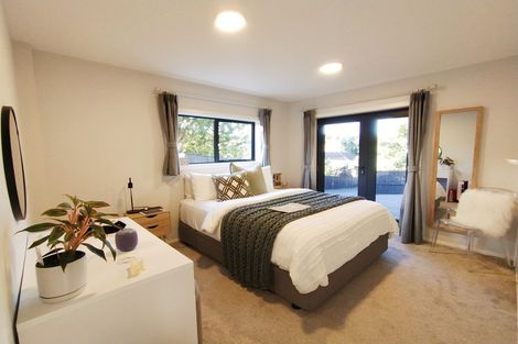 Photo of property in 24a Lyons Avenue, Murrays Bay, Auckland, 0630