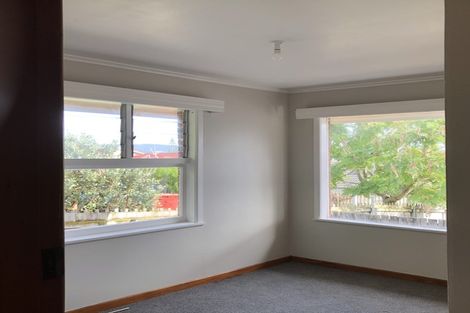 Photo of property in 4 Humphrey Kemp Avenue, Henderson, Auckland, 0612