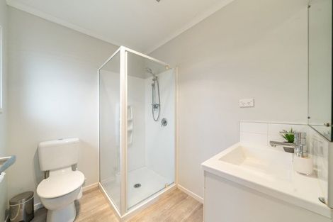 Photo of property in 5 Mckenzie Way, Timberlea, Upper Hutt, 5018