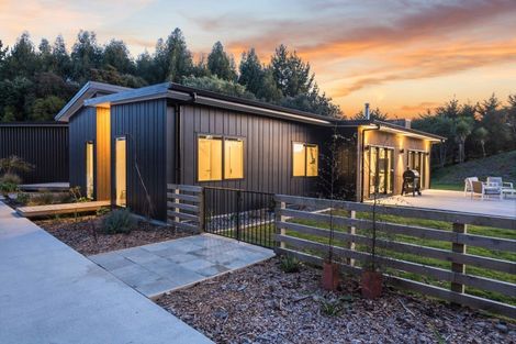 Photo of property in 27 Smithfield Road, Waikanae, 5391