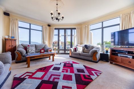 Photo of property in 3 Shearwater Rise, Paraparaumu Beach, Paraparaumu, 5032